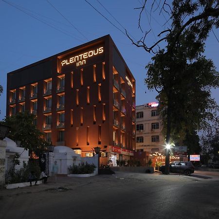 Plenteous Inn Ahmedabad Eksteriør billede
