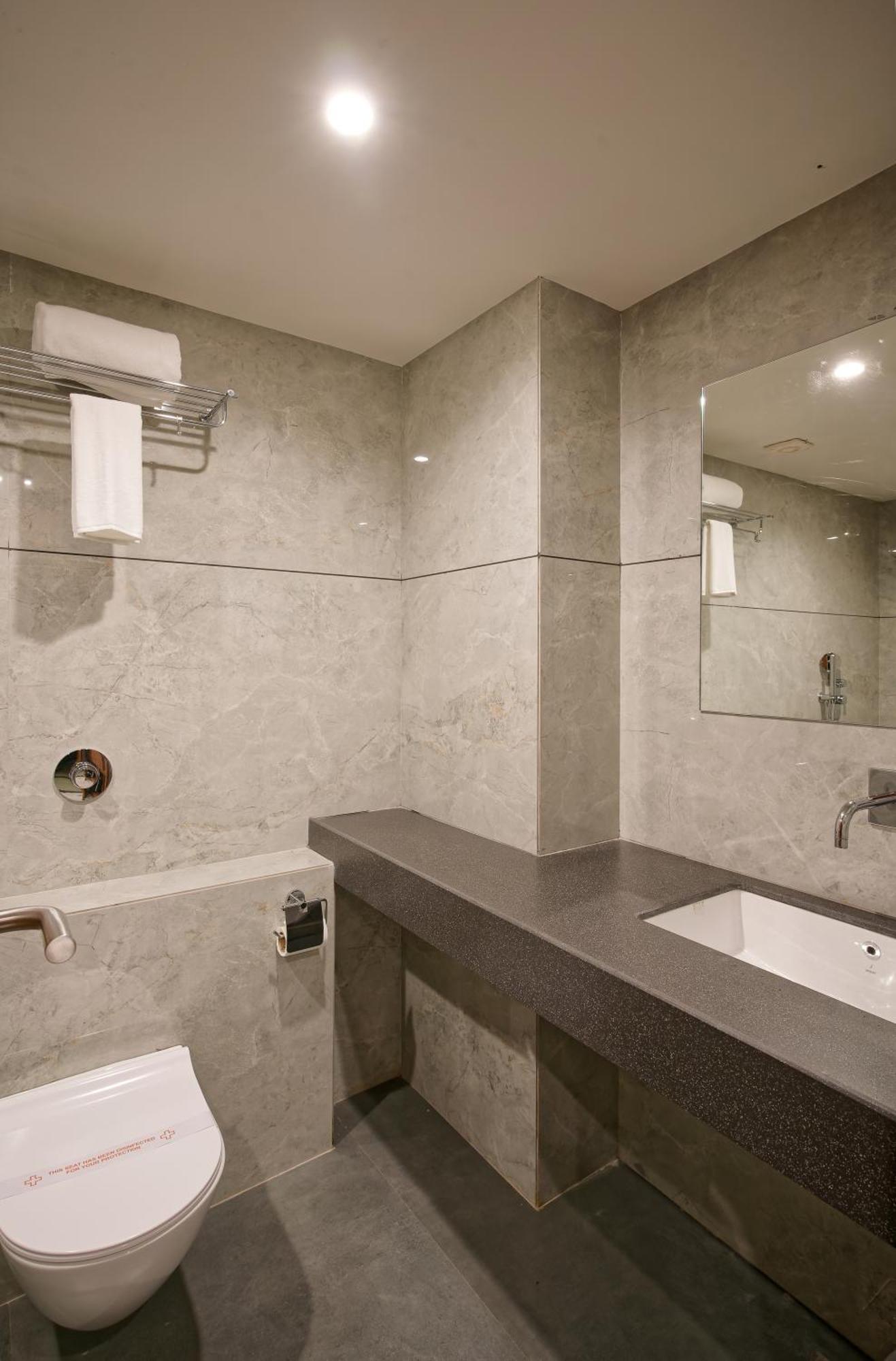 Plenteous Inn Ahmedabad Eksteriør billede