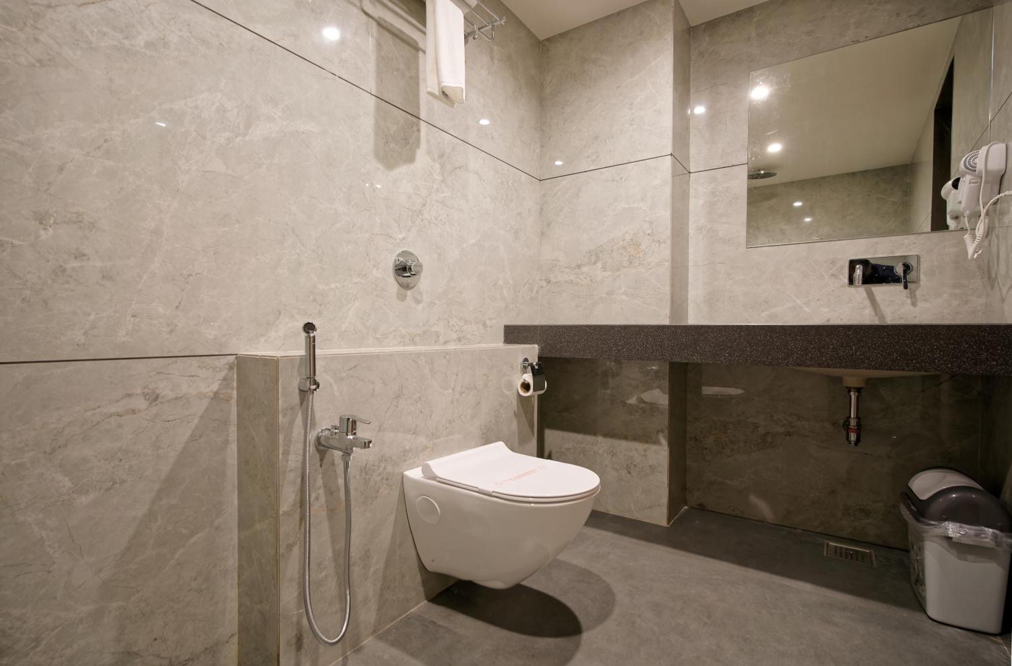 Plenteous Inn Ahmedabad Eksteriør billede