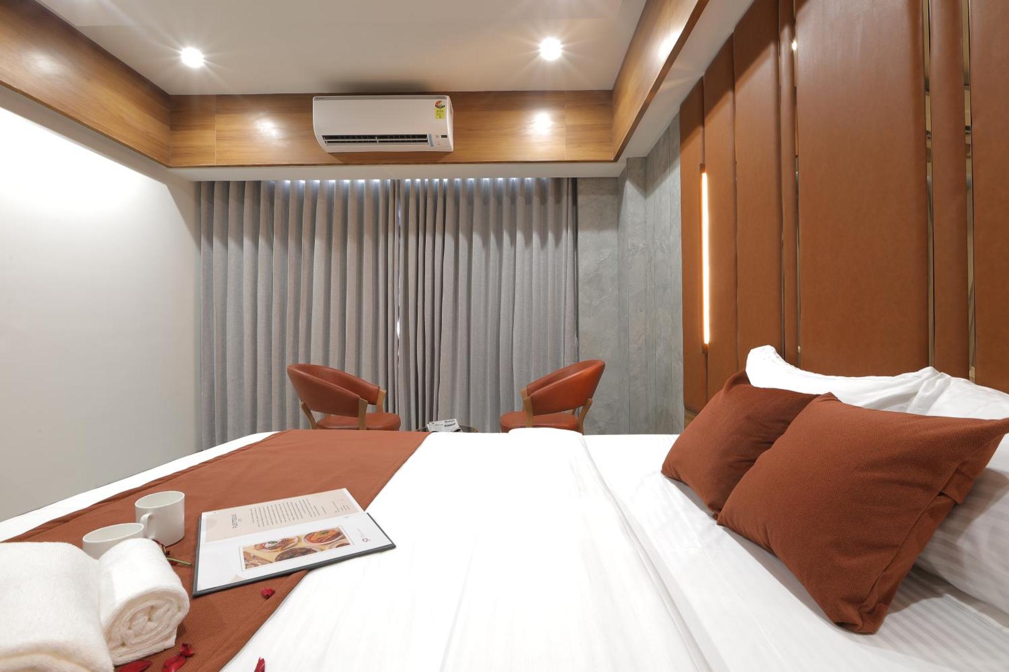Plenteous Inn Ahmedabad Eksteriør billede