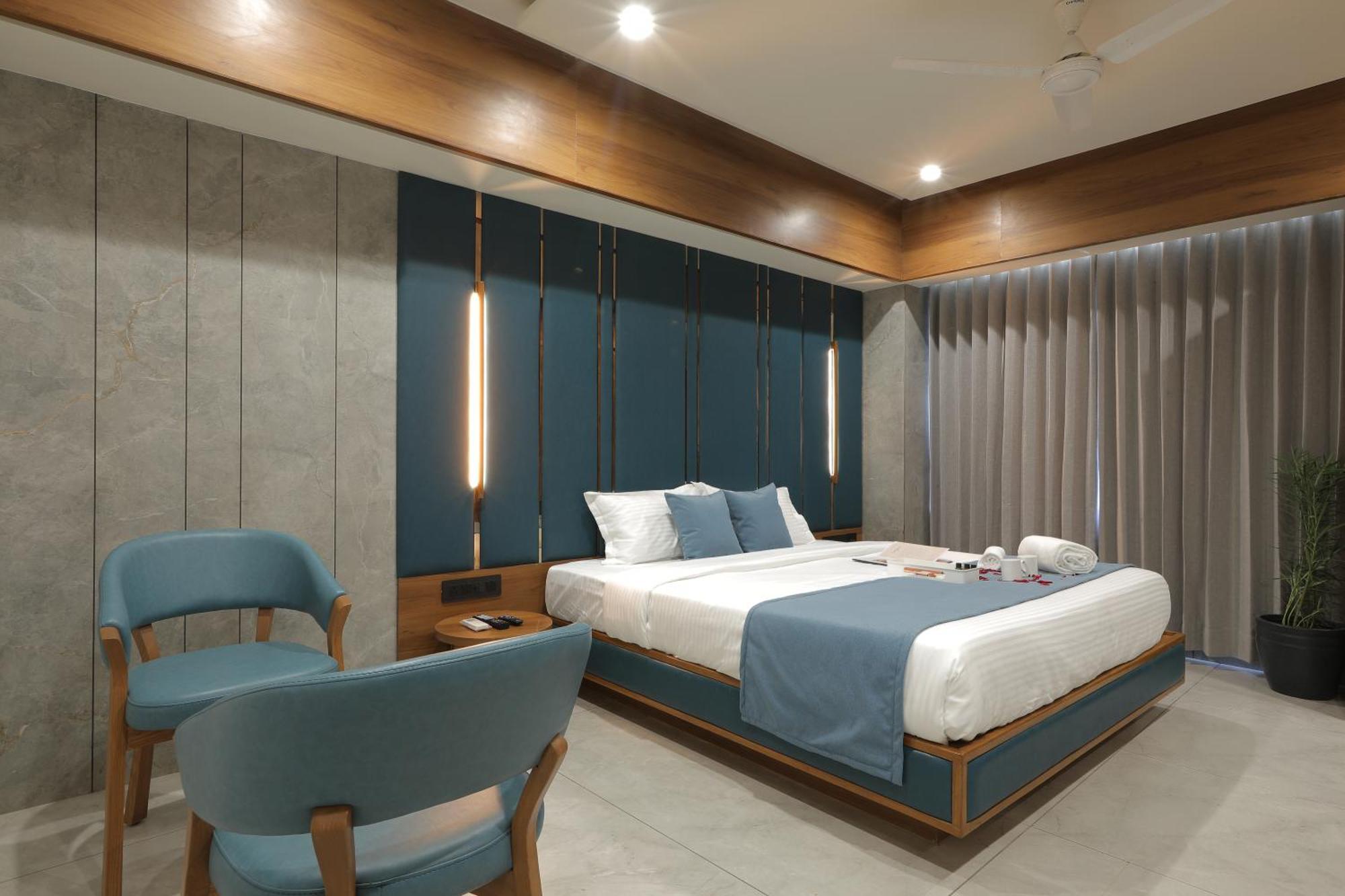 Plenteous Inn Ahmedabad Eksteriør billede