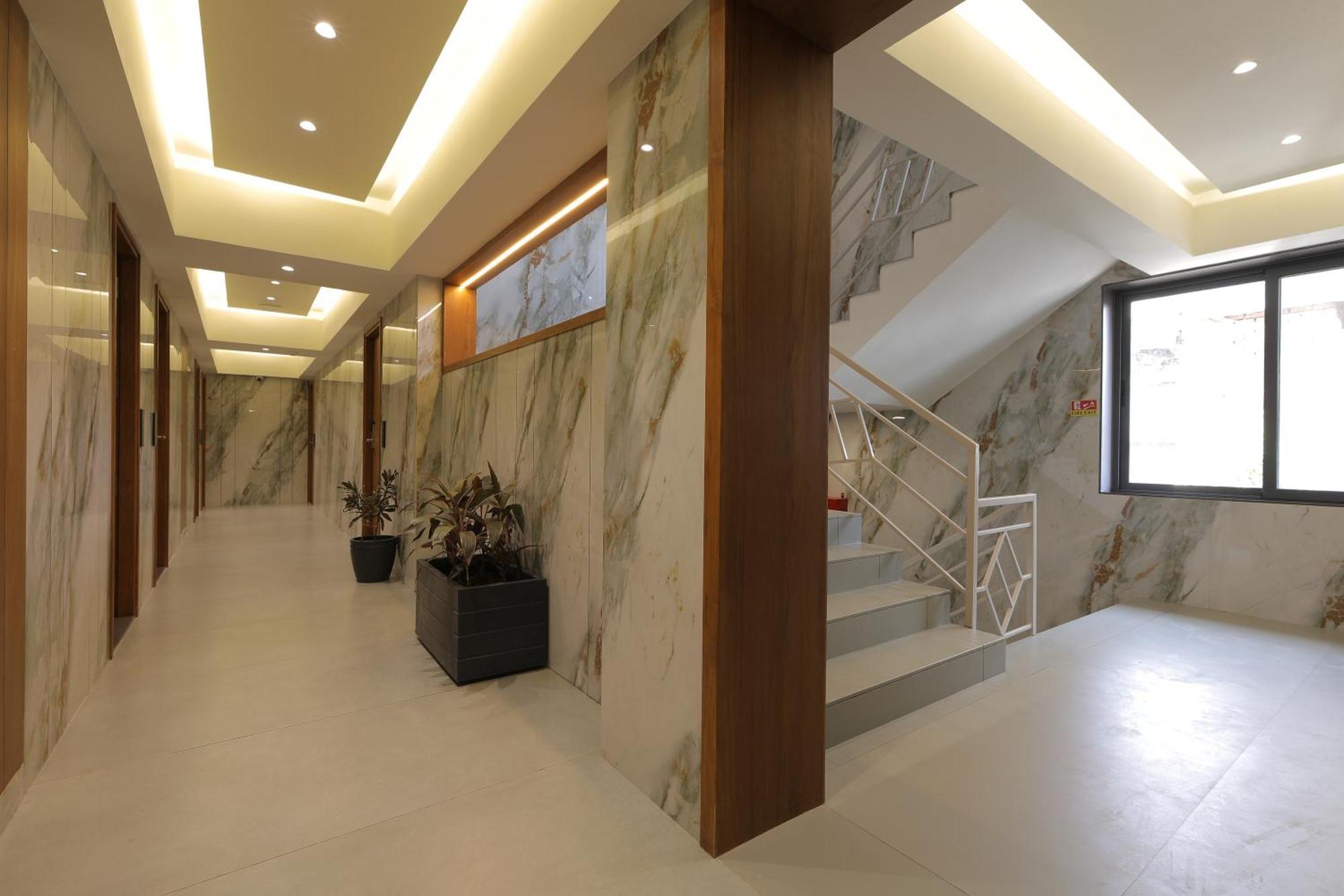 Plenteous Inn Ahmedabad Eksteriør billede