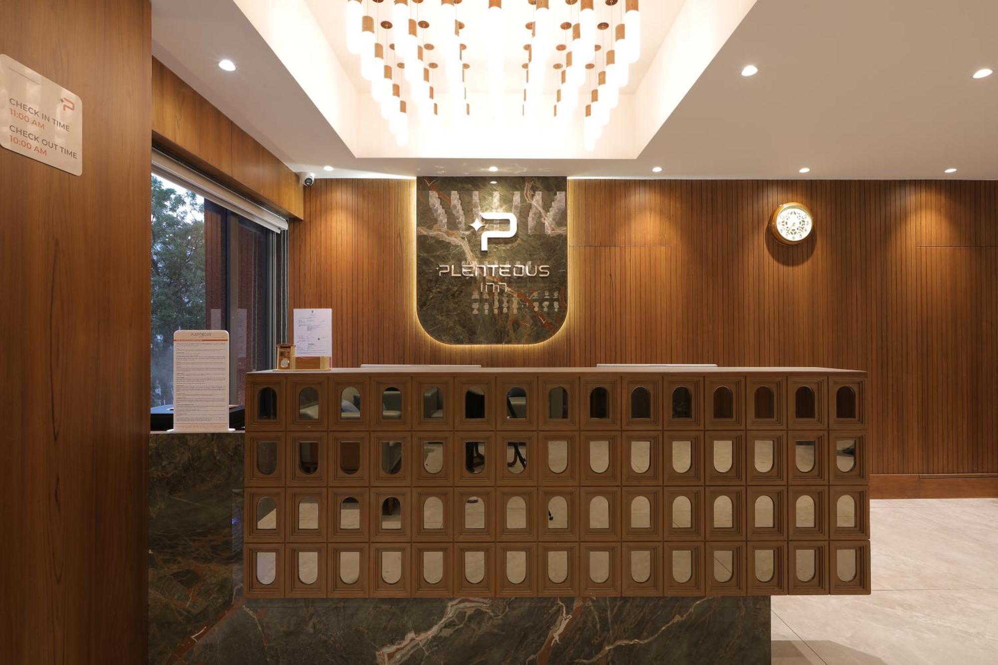 Plenteous Inn Ahmedabad Eksteriør billede