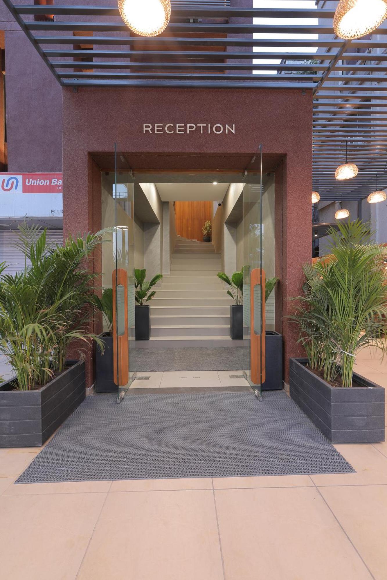 Plenteous Inn Ahmedabad Eksteriør billede